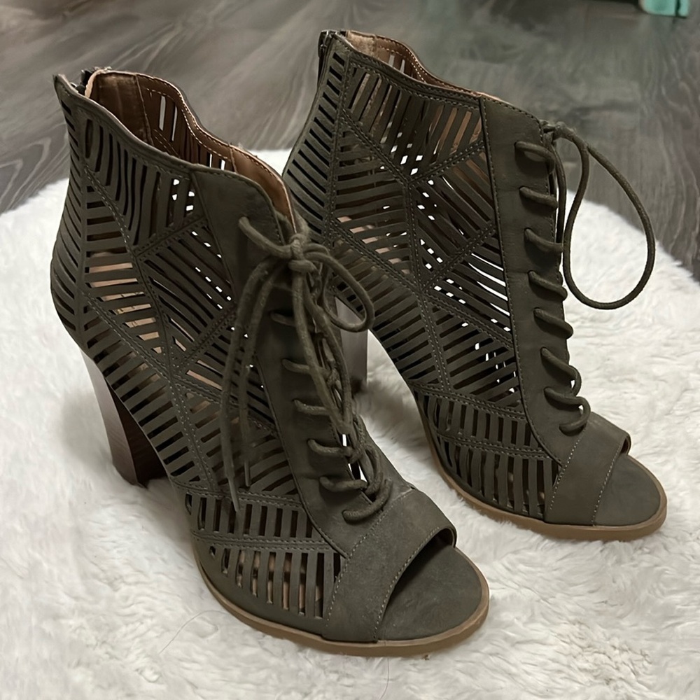 Mix no. 6 sandals brand new